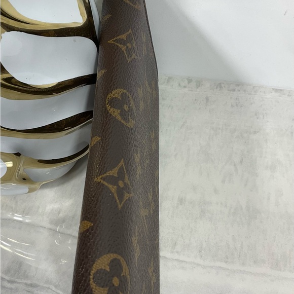 Sold Louis Vuitton Sarah Wallet Monogram - Picture 8 of 14